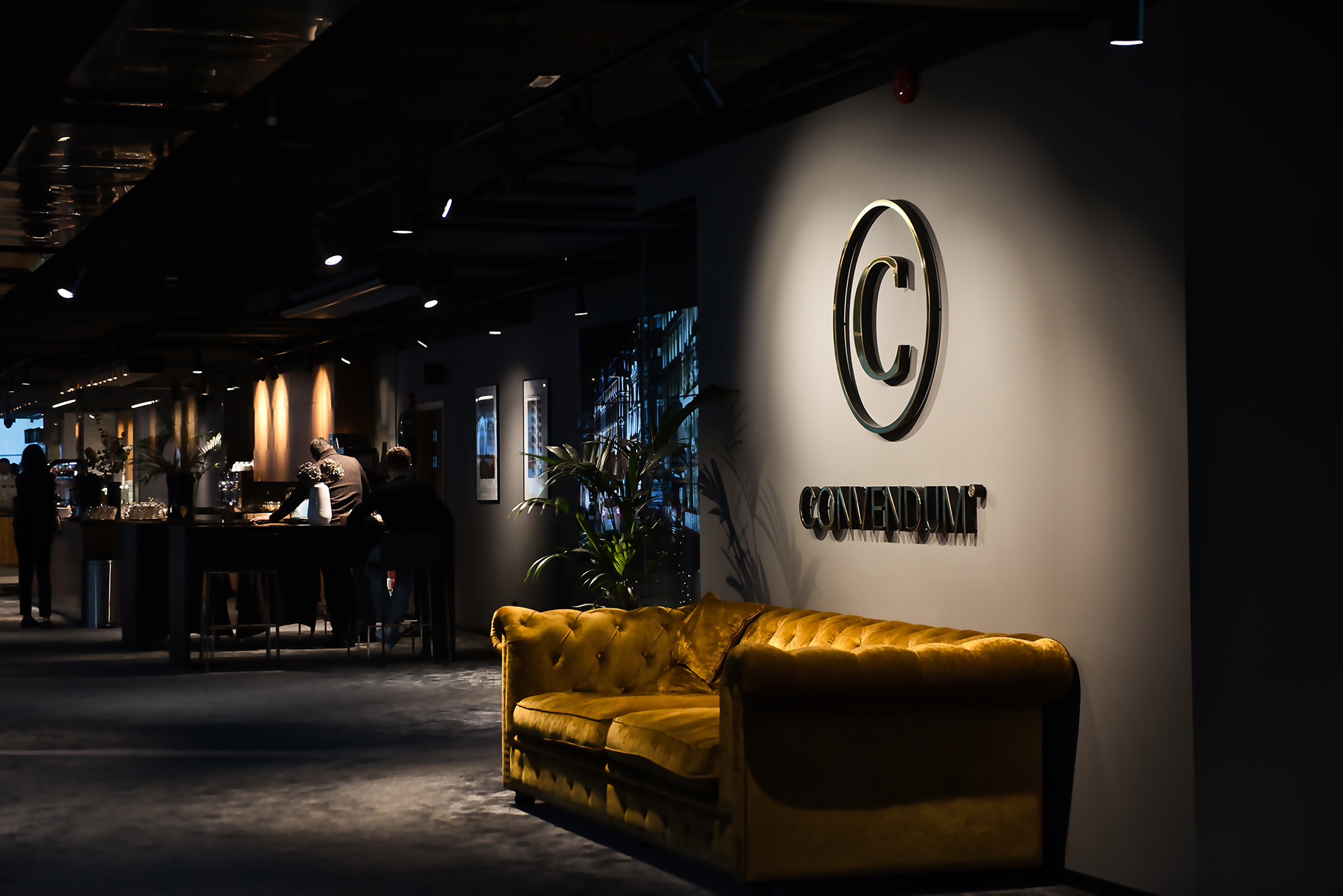 En skyltdesign på ett kontor En skyltdesign på ett kontor