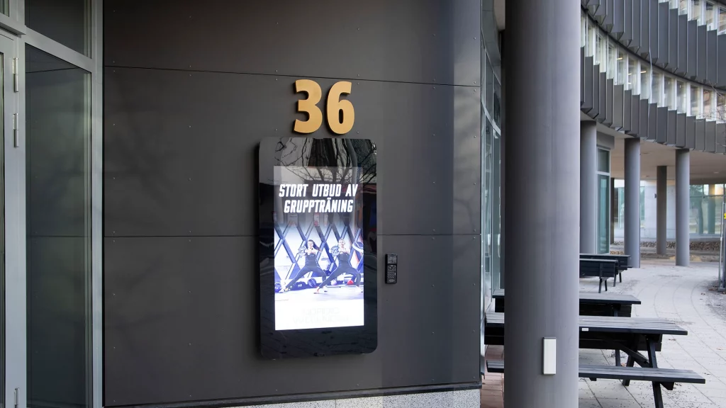 en digital skylt med siffran 36.