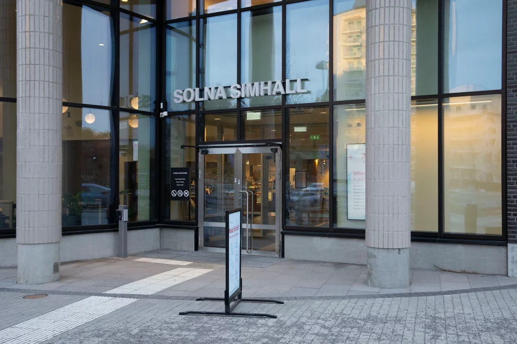 Solna simhall entre.