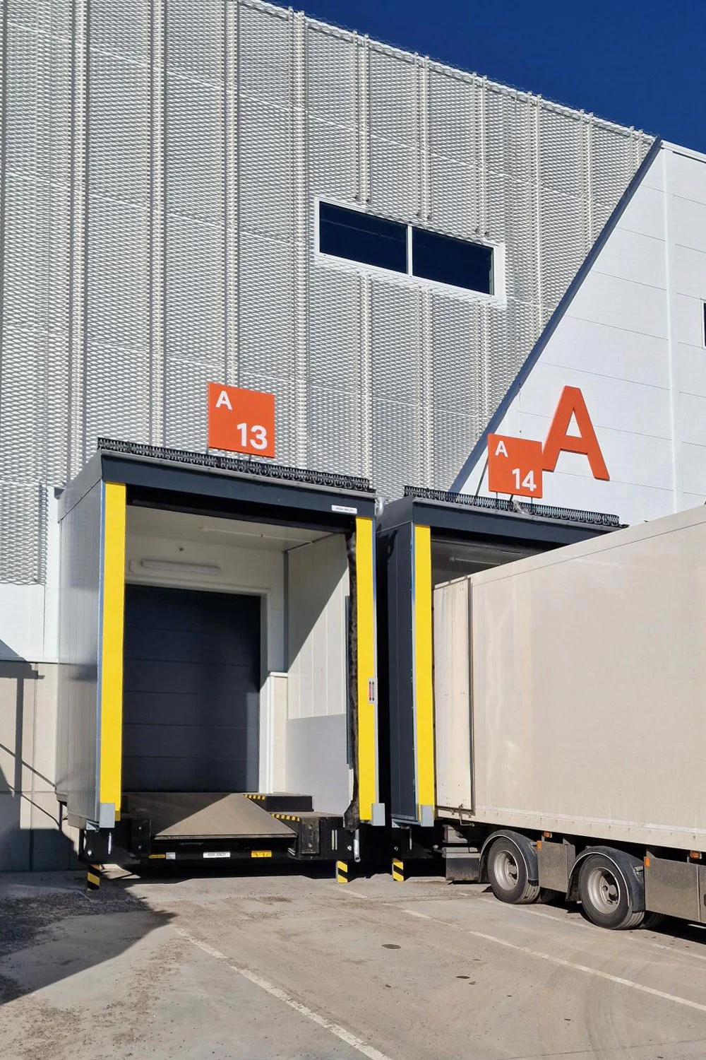 En entre för lastbilar. 