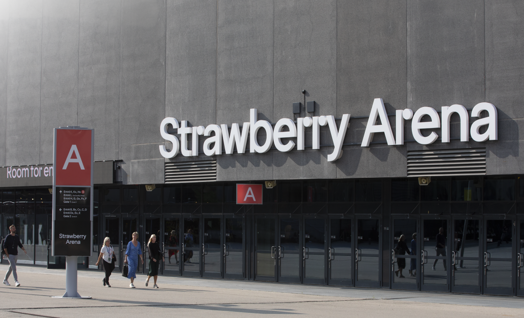 Entre till strawberry arena från Mall of scandinavia. 
